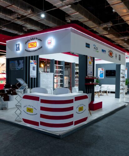 stand builder in egypt